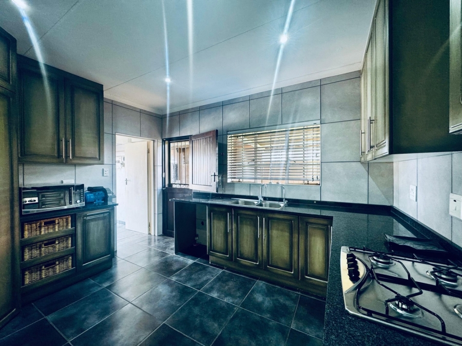 3 Bedroom Property for Sale in Waterkloof East North West